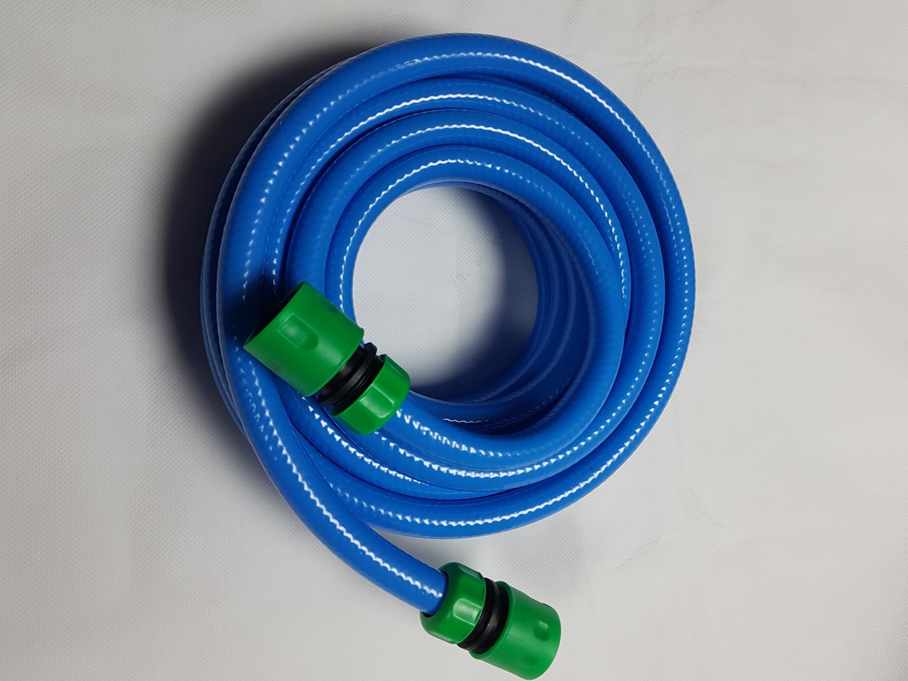 This extension hose is 7.5mtrs long and produced from food grade 1/2" pipe. Complete with hose connectors and ideal for both caravan and motorhome.
